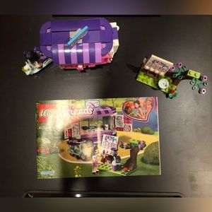 LEGO FRIENDS Emma’s Art Stand with instruction booklet